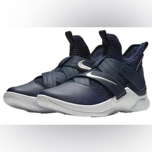 Men’s Navy Blue Basketball Shoes
LeBron Soldier 12 Men’s College Navy Blue